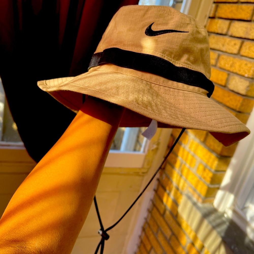 Nike bucket hat